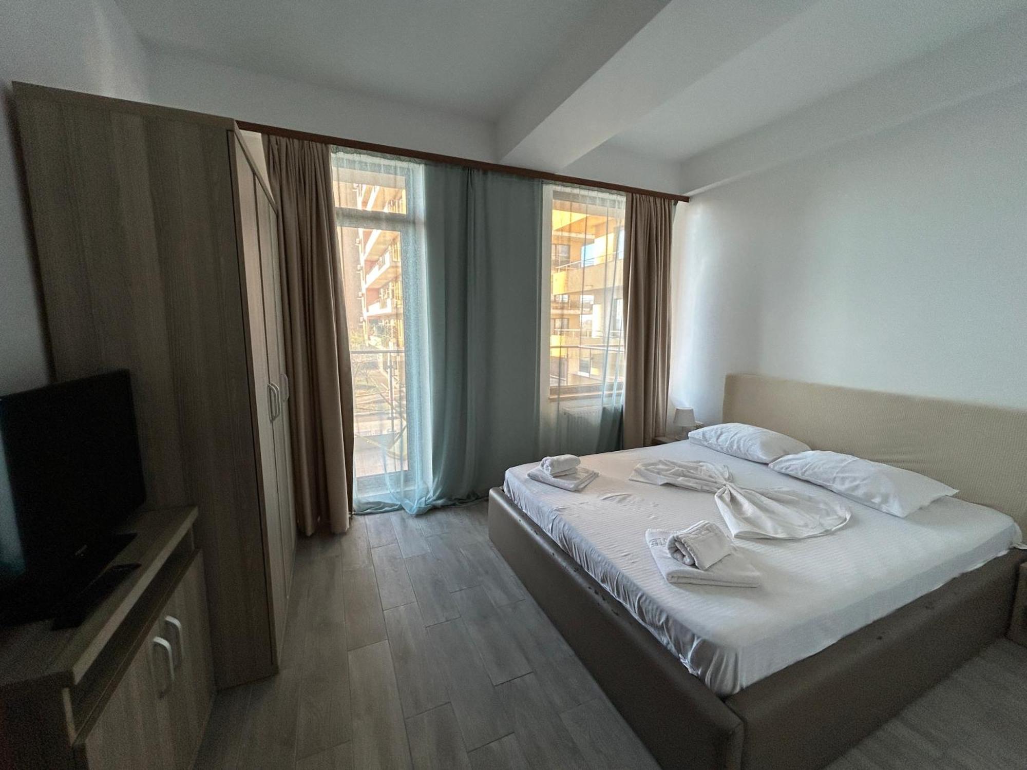 Catalina Summerland Apartaments Mamaia Nord Exterior photo