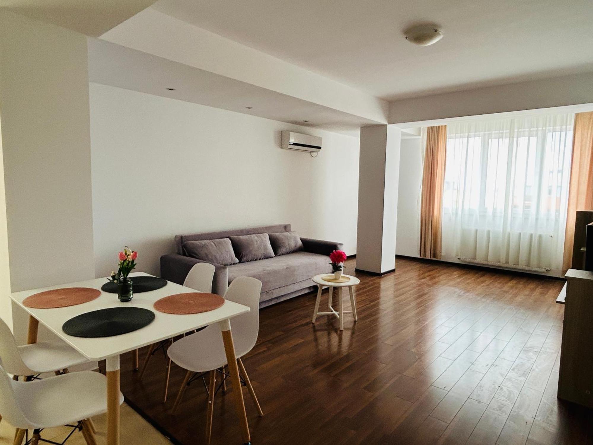 Catalina Summerland Apartaments Mamaia Nord Exterior photo